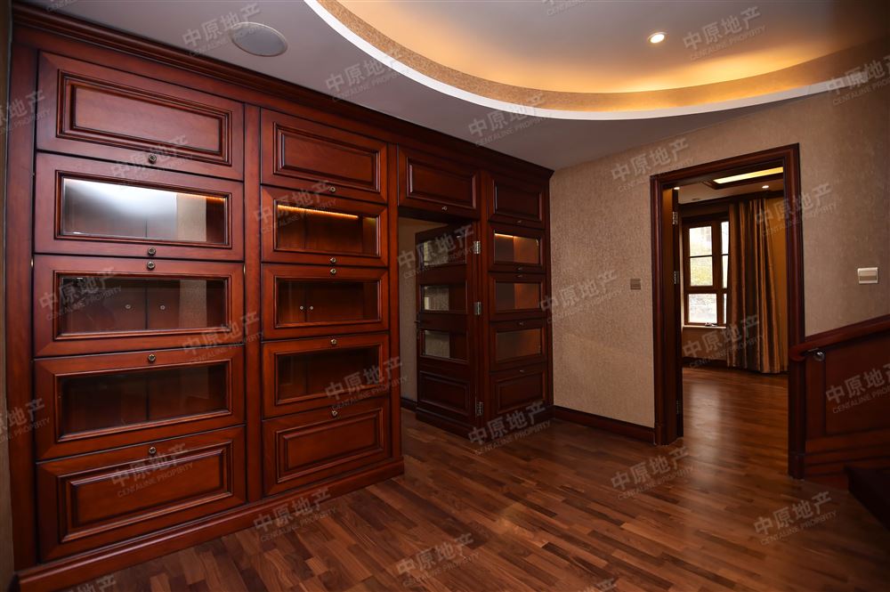 星美御 和平西康联排别墅 稀 缺三层豪华装修业主诚意出售