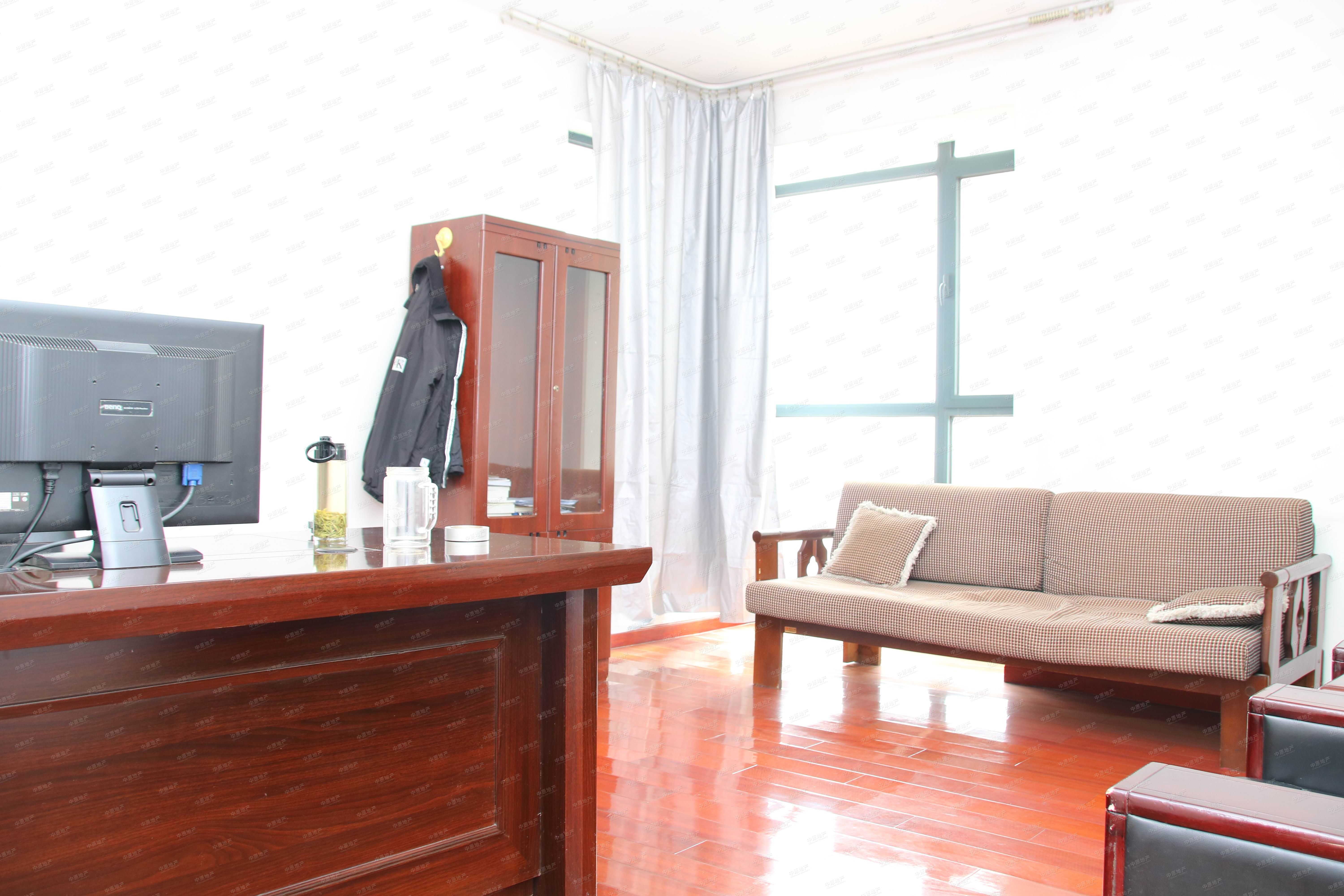 宁乐里 3室2厅2卫 带飘窗 两房朝南