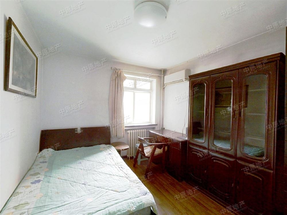 长华里 3室1厅1卫 主卧朝南 卫生间全明